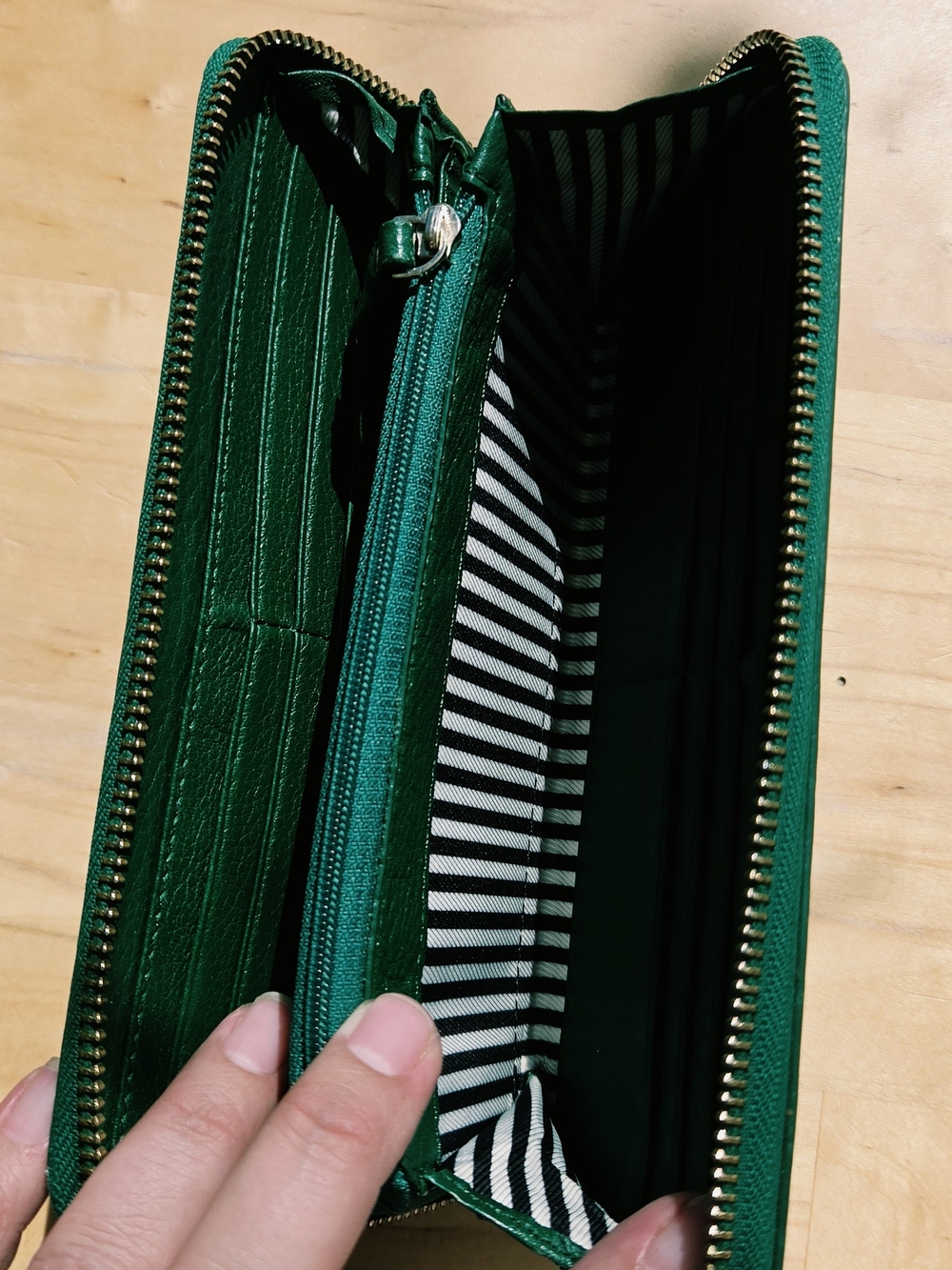 kate spade New York Emerald Green Leather Wallet - Picture 4 of 8